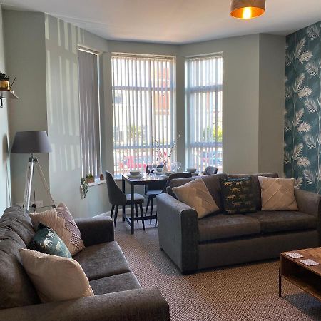 Blackpool Sleepover Apartment 1 Free Parking Sleeps 6 Kültér fotó